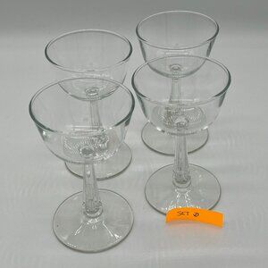 Vintage 1970s Coup Champagne Cocktails Glasses - Great Barware - set of 4